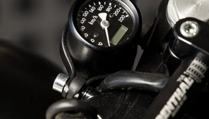 Moto Guzzi V7 Stone: la special scrambler firmata CRD - Foto 6 di 6