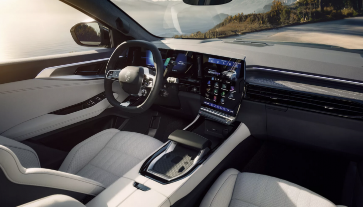 Renault Espace 2025: restyling high-tech per la familiare ibrida - Foto 7 di 12