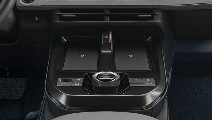 Toyota C-HR+: debutta il nuovo SUV coupé a zero emissioni - Foto 13 di 19