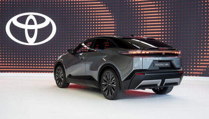 Toyota C-HR+: debutta il nuovo SUV coupé a zero emissioni - Foto 19 di 19