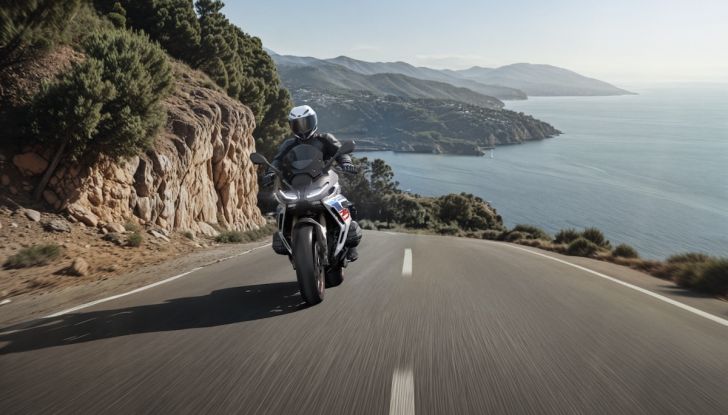 BMW R 1300 RS: la nuova sport tourer, potenza e comfort ai massimi livelli - Foto 3 di 13