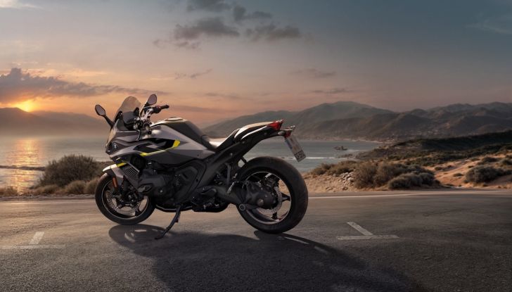 BMW R 1300 RS: la nuova sport tourer, potenza e comfort ai massimi livelli - Foto 8 di 13
