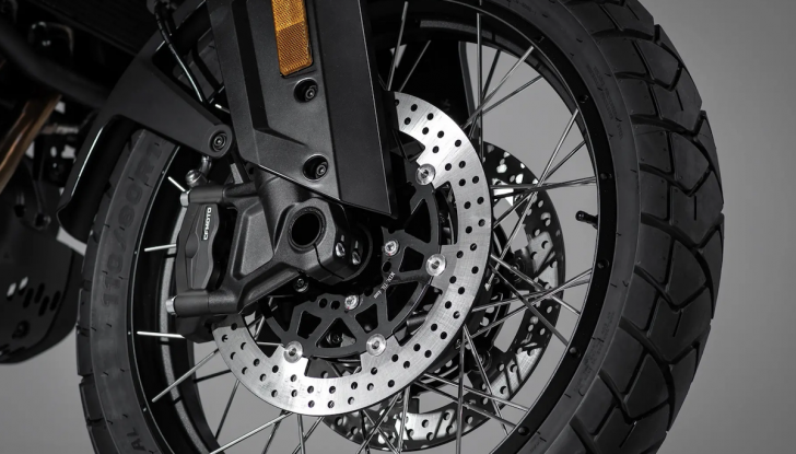 CFmoto 700MT ADV, l’avventura su due ruote senza spendere troppo - Foto 11 di 11