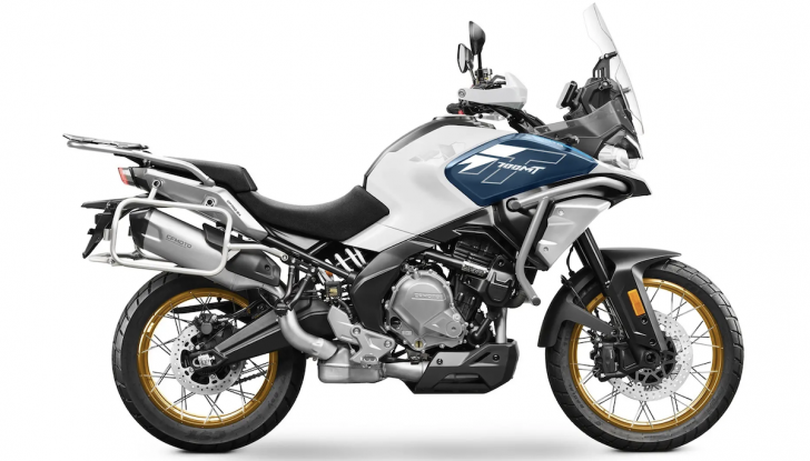 CFmoto 700MT ADV, l’avventura su due ruote senza spendere troppo - Foto 2 di 11