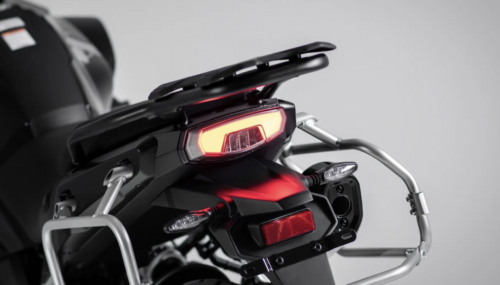 CFmoto 700MT ADV, l’avventura su due ruote senza spendere troppo - Foto 3 di 11