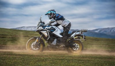 CFmoto 700MT ADV, l’avventura su due ruote senza spendere troppo