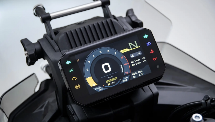 CFmoto 700MT ADV, l’avventura su due ruote senza spendere troppo - Foto 7 di 11