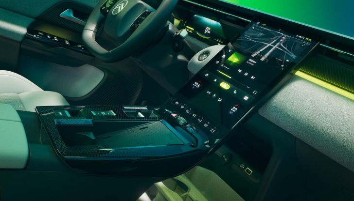 Citroën C5 Aircross 2026: più potenza, spazio e digitalizzazione - Foto 8 di 76