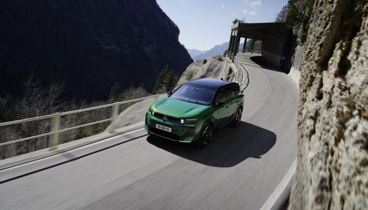 Citroën C5 Aircross 2026: più potenza, spazio e digitalizzazione - Foto 53 di 76