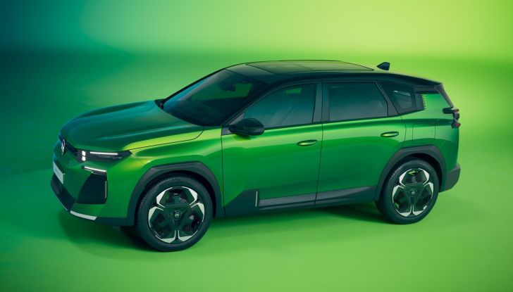 Citroën C5 Aircross 2026: più potenza, spazio e digitalizzazione - Foto 22 di 76