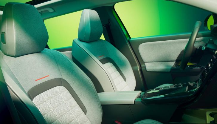 Citroën C5 Aircross 2026: più potenza, spazio e digitalizzazione - Foto 5 di 76