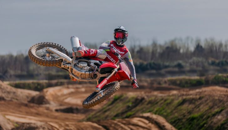 Ducati Desmo450 MX: la prima moto da cross della Casa di Borgo Panigale - Foto 7 di 8