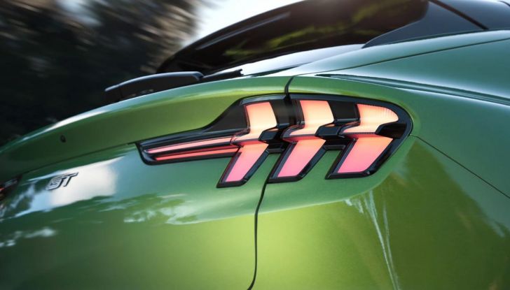Ford Mustang Mach-E 2025: più efficiente, più pratica - Foto 4 di 15