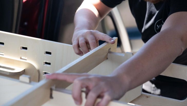 Da SUV a mini-camper: il kit modulare di VanLab che trasforma il tuo veicolo in 3 ore - Foto 19 di 26