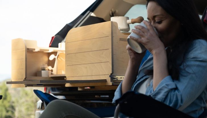 Da SUV a mini-camper: il kit modulare di VanLab che trasforma il tuo veicolo in 3 ore - Foto 4 di 26