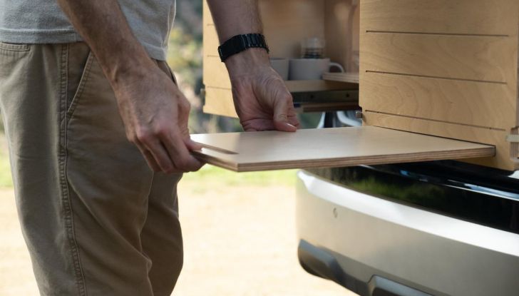 Da SUV a mini-camper: il kit modulare di VanLab che trasforma il tuo veicolo in 3 ore - Foto 6 di 26