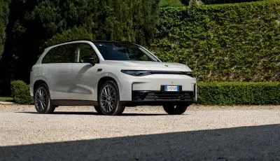 Leapmotor C10 REEV sfida i limiti dell’elettrico: 970 km con una ricarica