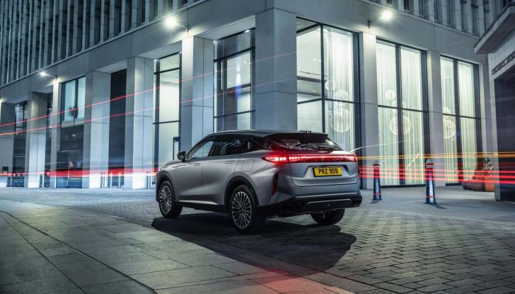 Omoda 9: prezzi di listino del SUV ibrido con consumi da city car - Foto 27 di 34