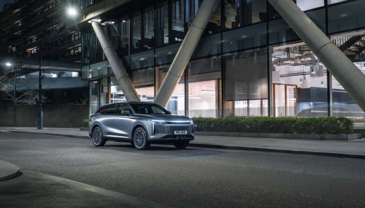 Omoda 9: prezzi di listino del SUV ibrido con consumi da city car - Foto 25 di 34