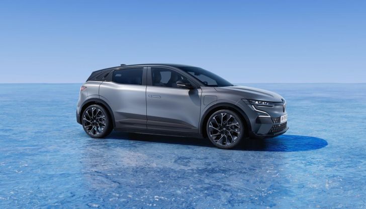 Renault Megane E-Tech Electric 2025: ora veste Alpine e si guida con un solo pedale - Foto 9 di 16