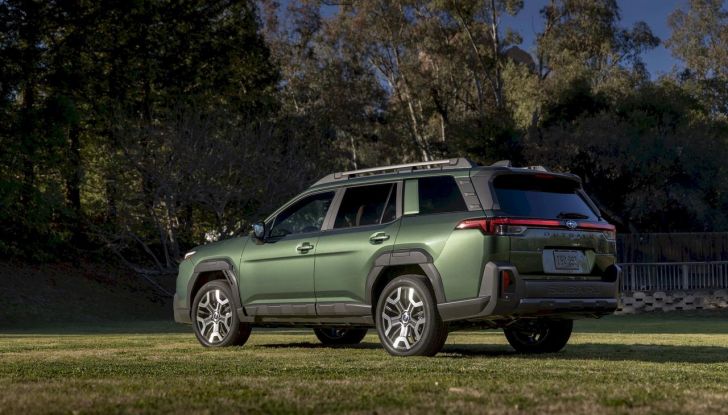 Subaru Outback 2026: con la nuova generazione abbandona le sue radici da station wagon - Foto 6 di 53