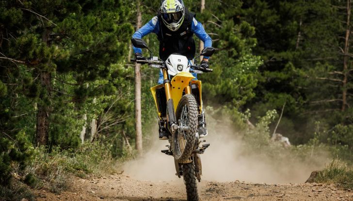 Suzuki DR-Z4S e DR-Z4SM 2025: leggerezza, potenza e tecnologia - Foto 6 di 15