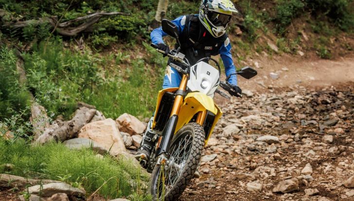 Suzuki DR-Z4S e DR-Z4SM 2025: leggerezza, potenza e tecnologia - Foto 8 di 15