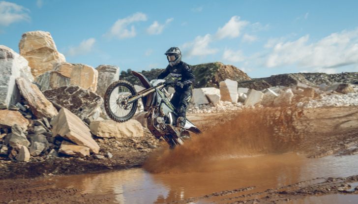 Triumph lancia le nuove TF 250-E e TF 450-E 2026 per l’enduro estremo - Foto 8 di 8