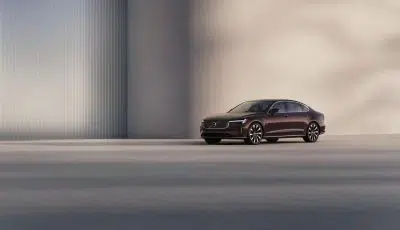 Volvo S90 2026: la berlina che sfida il tempo e le mode