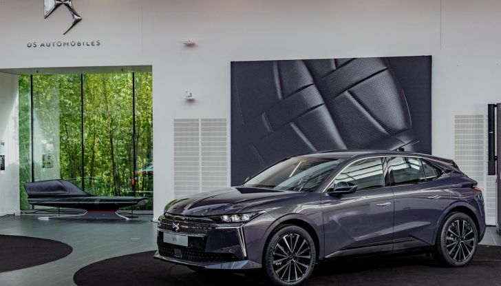 DS N°4: la compatta che punta tutto su comfort e design alla francese - Foto 31 di 66