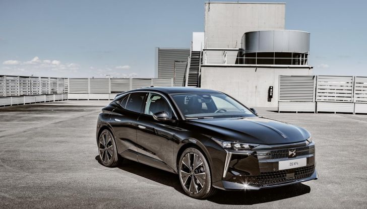 DS N°4: la compatta che punta tutto su comfort e design alla francese - Foto 55 di 66