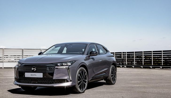 DS N°4: la compatta che punta tutto su comfort e design alla francese - Foto 63 di 66