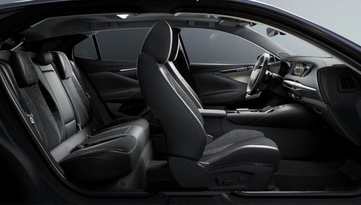 DS N°4: la compatta che punta tutto su comfort e design alla francese - Foto 10 di 66