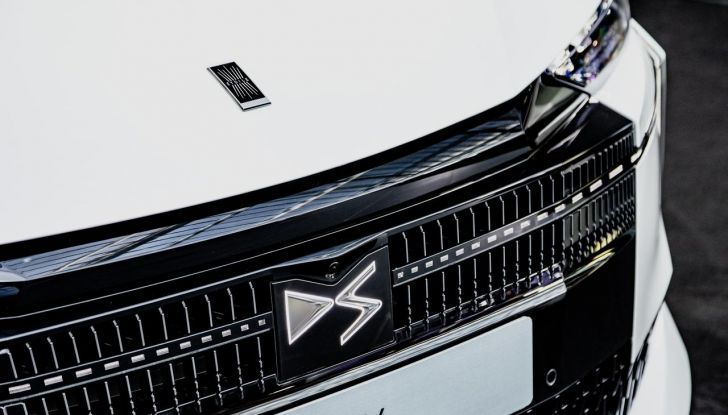 DS N°4: la compatta che punta tutto su comfort e design alla francese - Foto 18 di 66