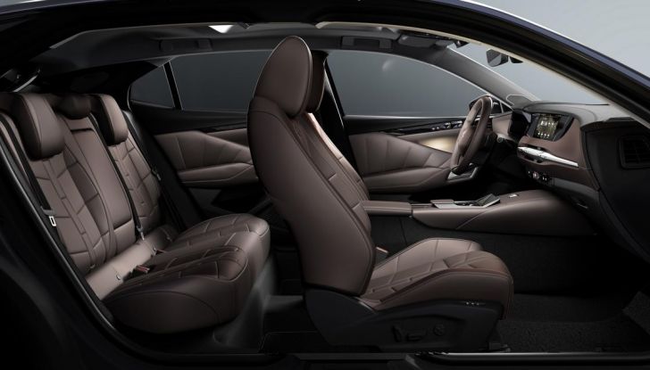 DS N°4: la compatta che punta tutto su comfort e design alla francese - Foto 9 di 66