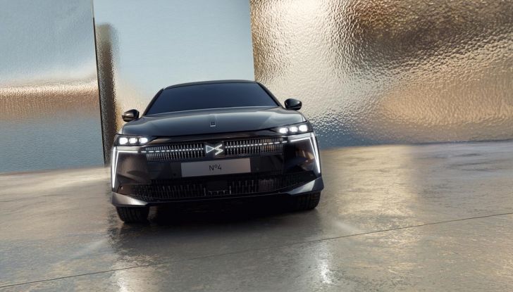 DS N°4: la compatta che punta tutto su comfort e design alla francese - Foto 2 di 66