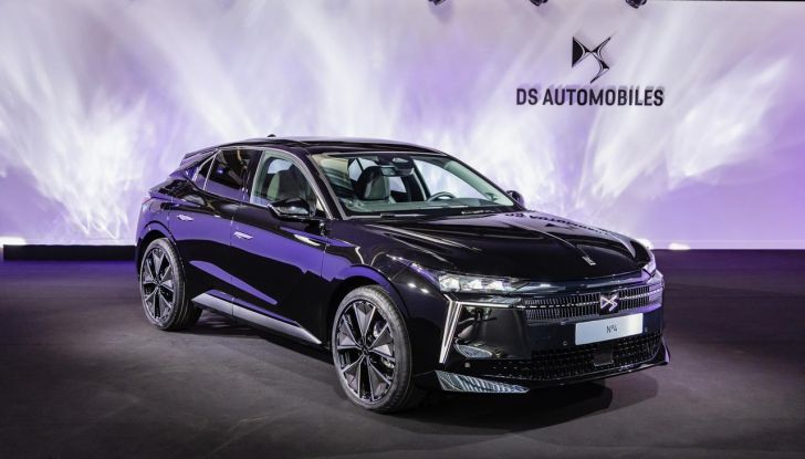 DS N°4: la compatta che punta tutto su comfort e design alla francese - Foto 40 di 66