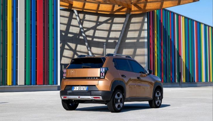 Fiat Grande Panda Hybrid 2025: prezzi e allestimenti disponibili - Foto 2 di 13