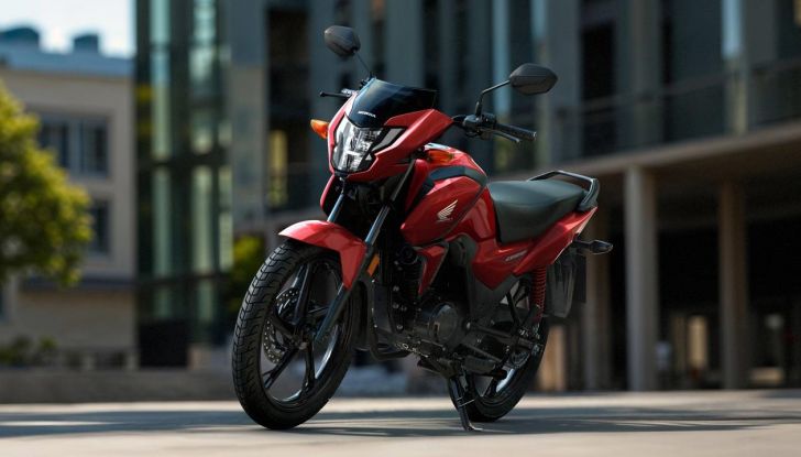 Honda CB125F 2026: la piccola naked ora con Start & Stop e display TFT - Foto 10 di 53