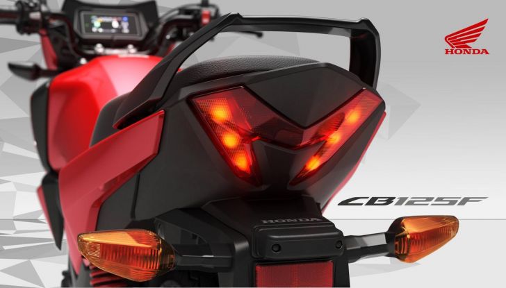 Honda CB125F 2026: la piccola naked ora con Start & Stop e display TFT - Foto 42 di 53
