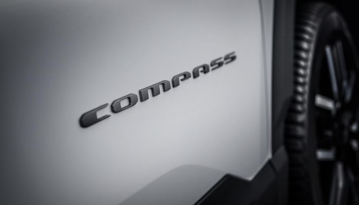 Jeep Compass 2026: design, interni, motori e prezzi - Foto 6 di 31