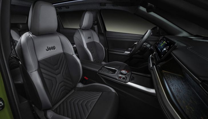 Jeep Compass 2026: design, interni, motori e prezzi - Foto 28 di 31