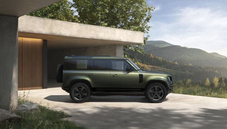 Land Rover Defender 2026: più smart, più bella, sempre inarrestabile - Foto 4 di 49