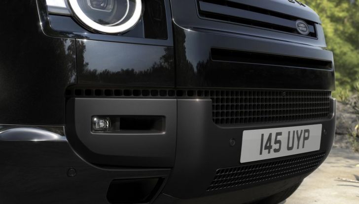 Land Rover Defender 2026: più smart, più bella, sempre inarrestabile - Foto 34 di 49