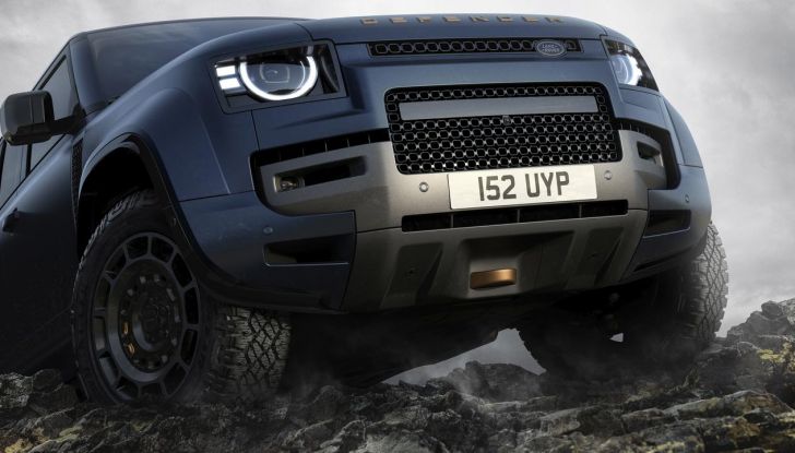Land Rover Defender 2026: più smart, più bella, sempre inarrestabile - Foto 5 di 49