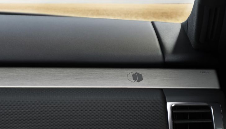 Land Rover Discovery compie 35 anni: ecco le esclusive edizioni Tempest e Gemini - Foto 15 di 33