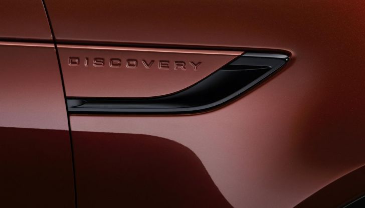 Land Rover Discovery compie 35 anni: ecco le esclusive edizioni Tempest e Gemini - Foto 10 di 33