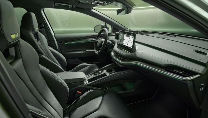 Skoda Enyaq RS: quando l’elettrico incontra la sportività - Foto 18 di 24