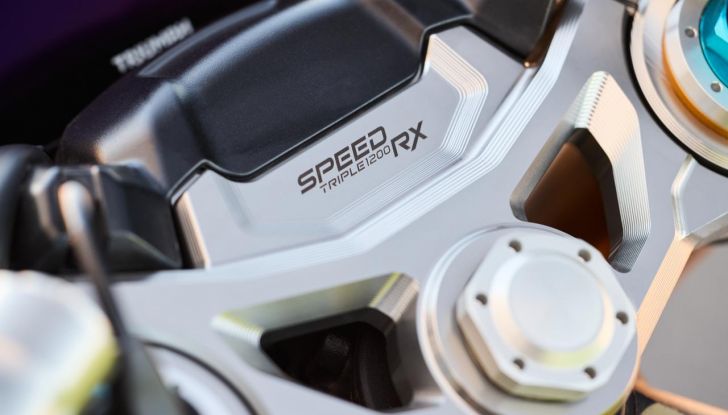 Triumph Speed Triple 1200 RX: tanta potenza in appena 1200 esemplari - Foto 12 di 43