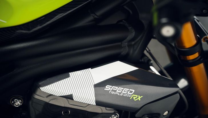 Triumph Speed Triple 1200 RX: tanta potenza in appena 1200 esemplari - Foto 34 di 43